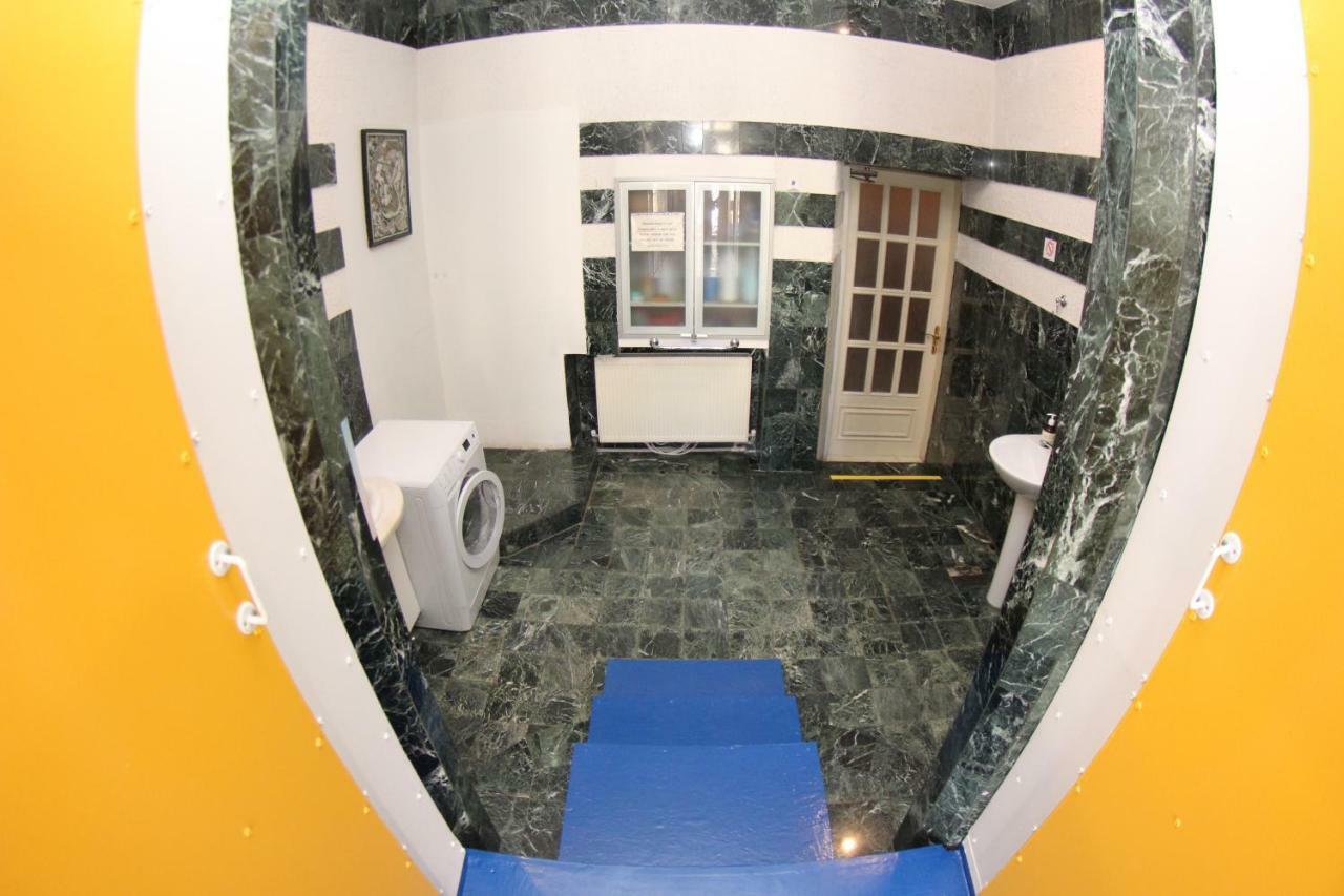 Orpheus Hostel And Apartments Odessa Exterior foto