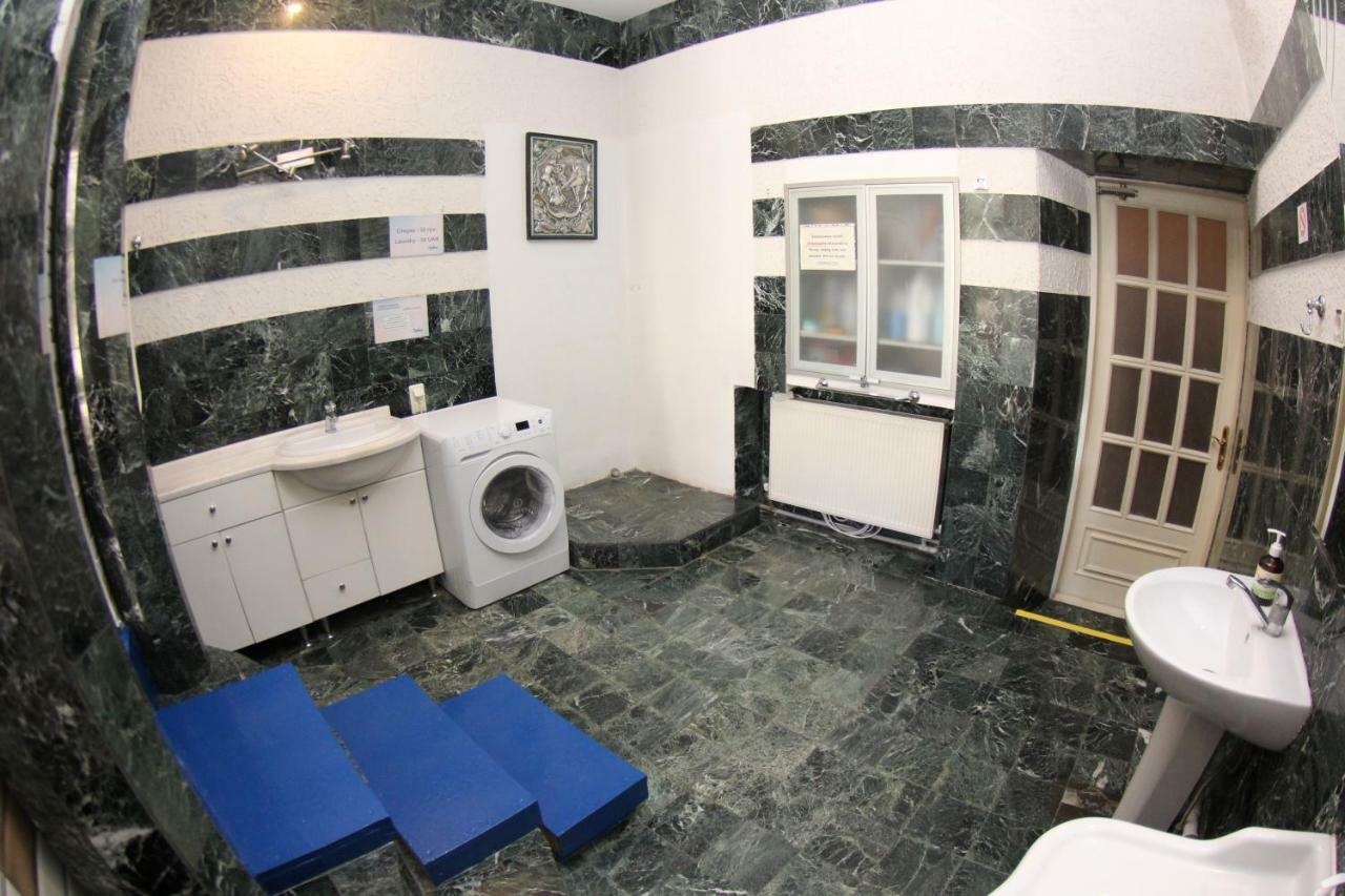 Orpheus Hostel And Apartments Odessa Exterior foto